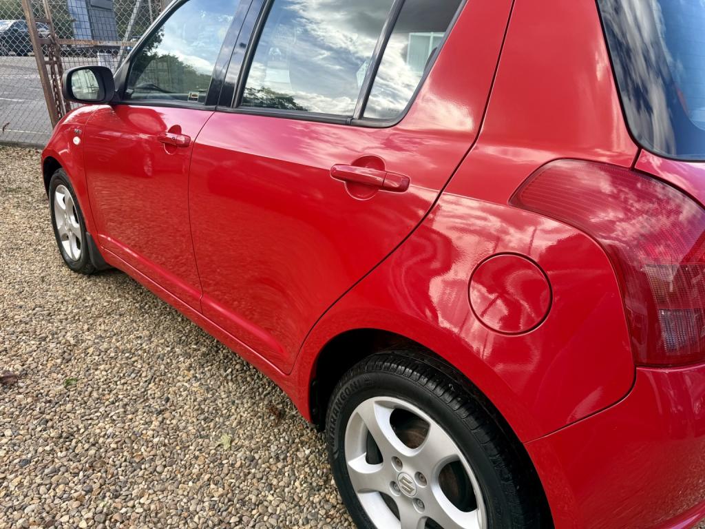 SUZUKI SWIFT