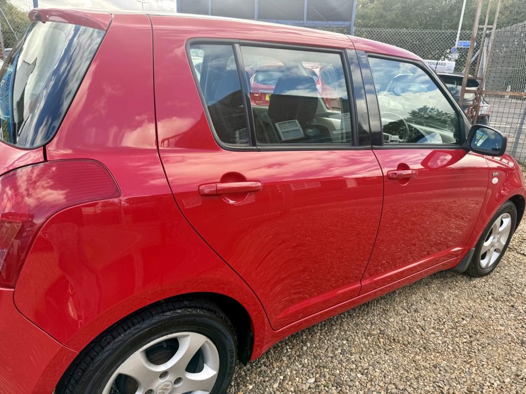 SUZUKI SWIFT