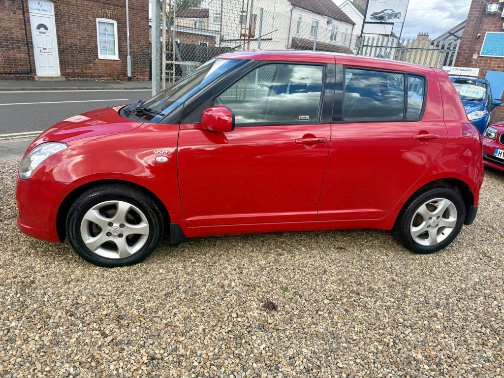 SUZUKI SWIFT