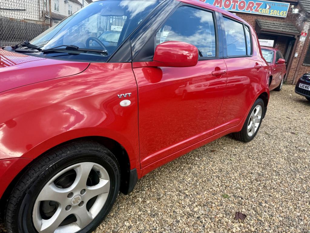 SUZUKI SWIFT