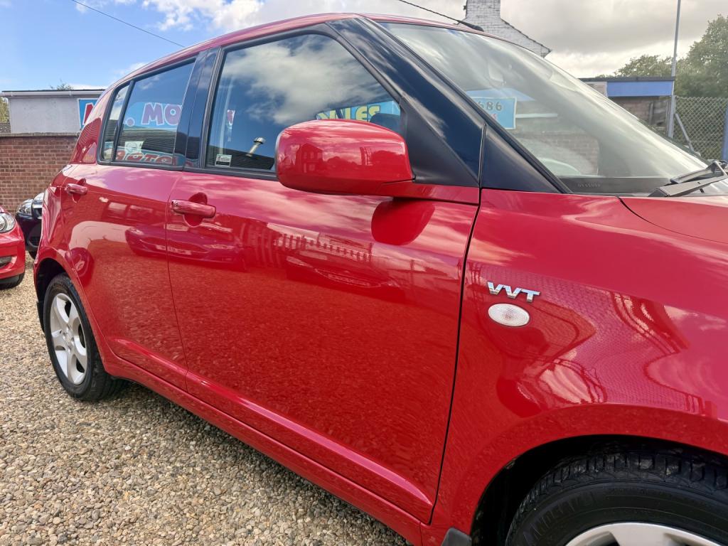 SUZUKI SWIFT