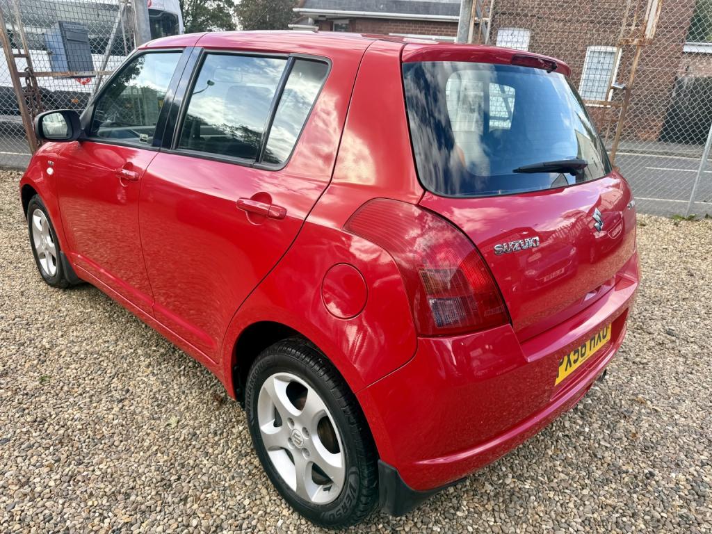 SUZUKI SWIFT