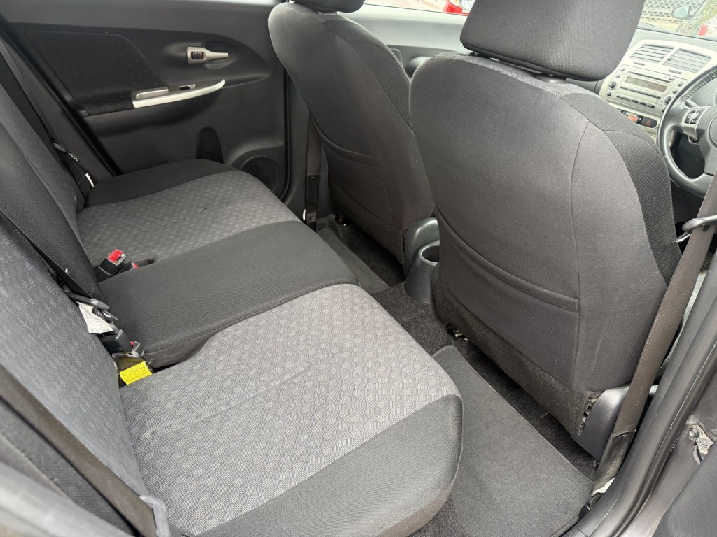 TOYOTA URBAN CRUISER