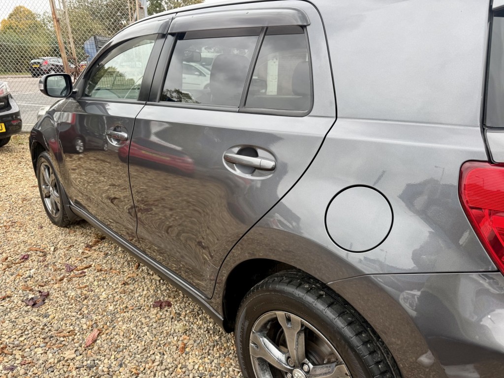 TOYOTA URBAN CRUISER