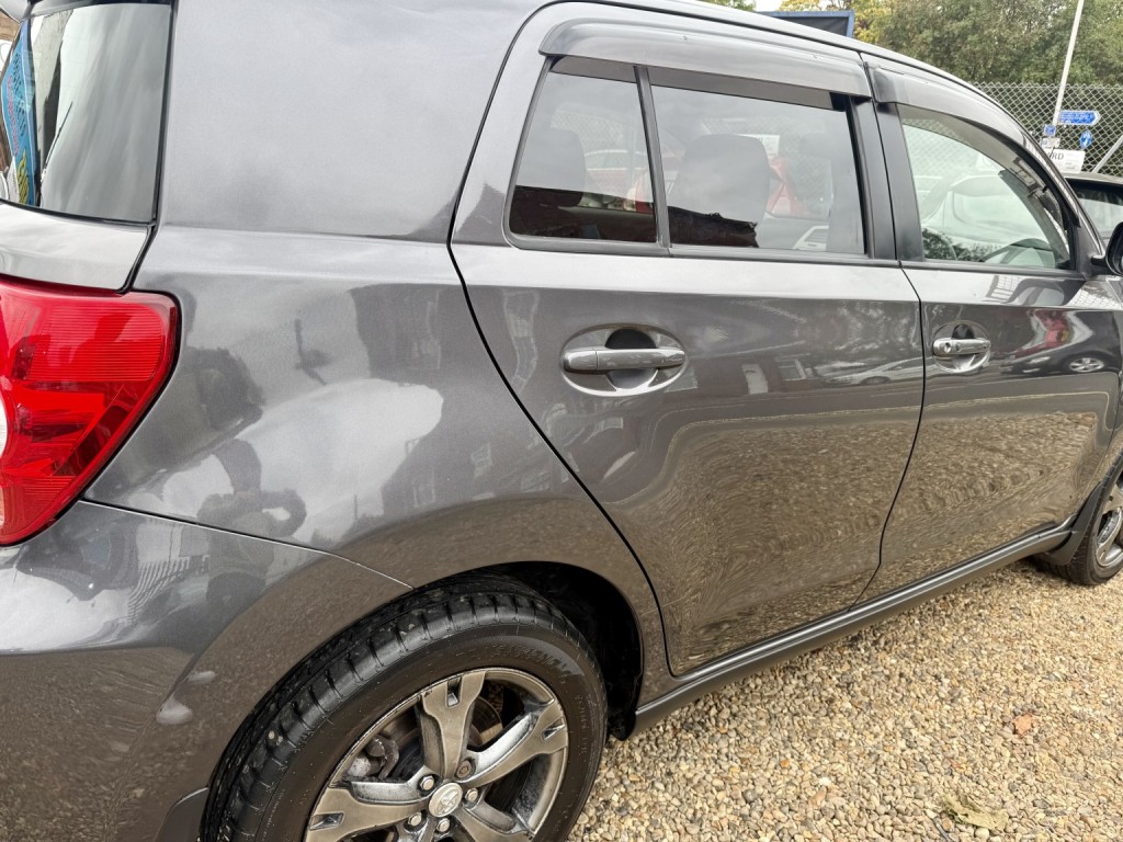 TOYOTA URBAN CRUISER