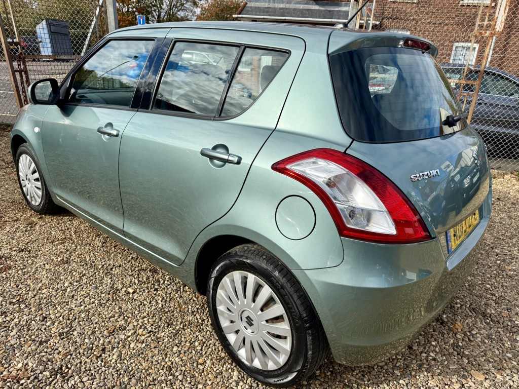 SUZUKI SWIFT