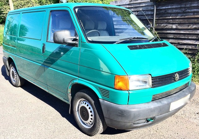 VOLKSWAGEN TRANSPORTER
