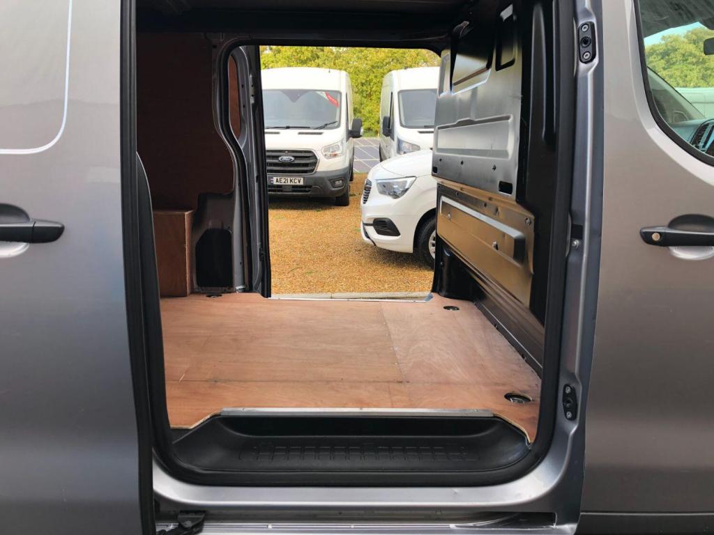 VAUXHALL VIVARO DYNAMIC 1.5 Turbo D 2900 LWB L2 2019