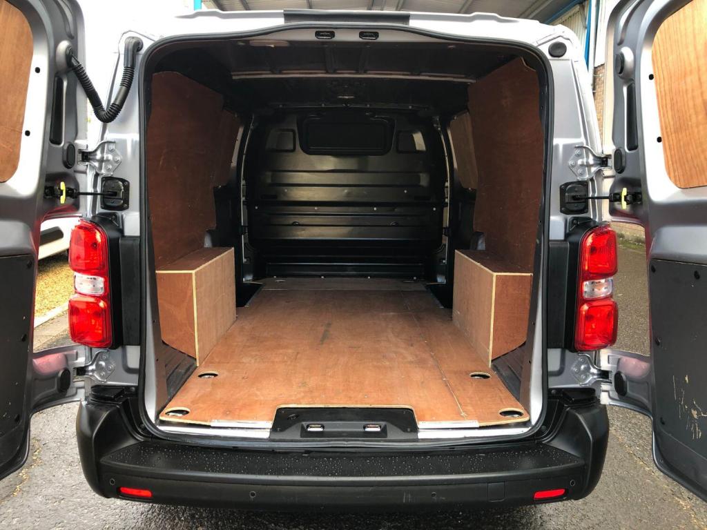 VAUXHALL VIVARO DYNAMIC 1.5 Turbo D 2900 LWB L2 2019