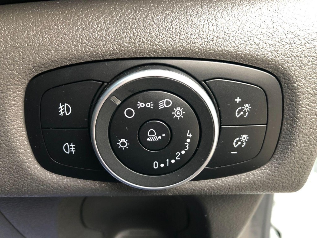 FORD TRANSIT CUSTOM 2.0 Transit Custom Limited Van 300 L1 2.0L EcoBlue 130PS FWD 6 Speed Manual 2021