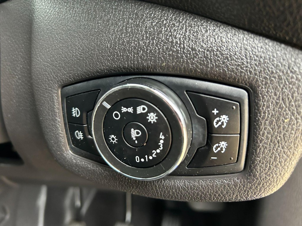 FORD TRANSIT CONNECT 1.5 TDCi 200 Limited 2017