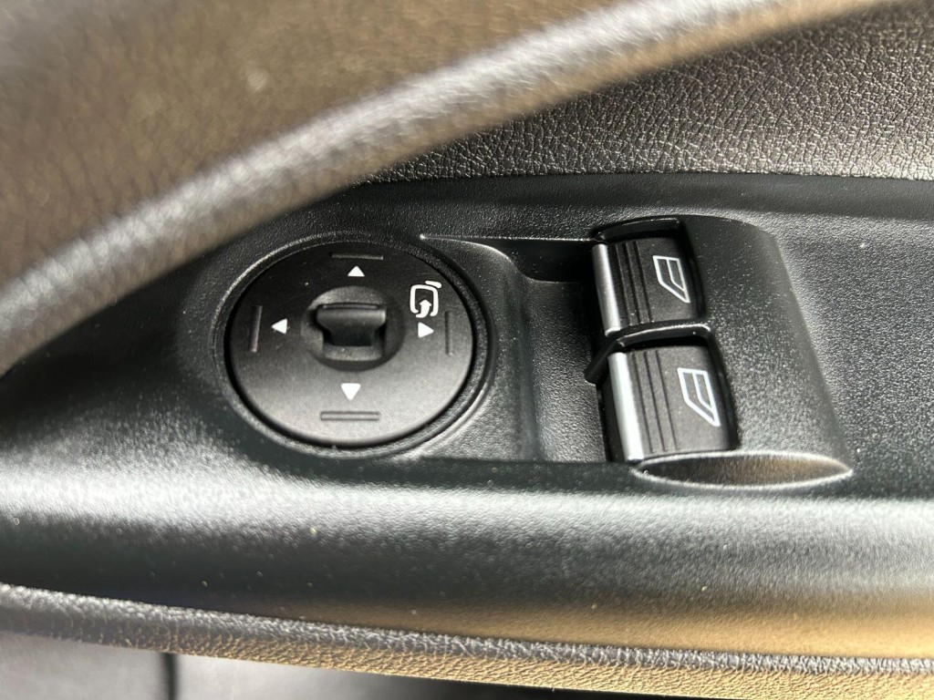 FORD TRANSIT CONNECT 1.5 TDCi 200 Limited 2017