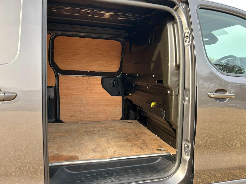 VAUXHALL VIVARO 1.5 Turbo D 2700 Sportive SWB 2020