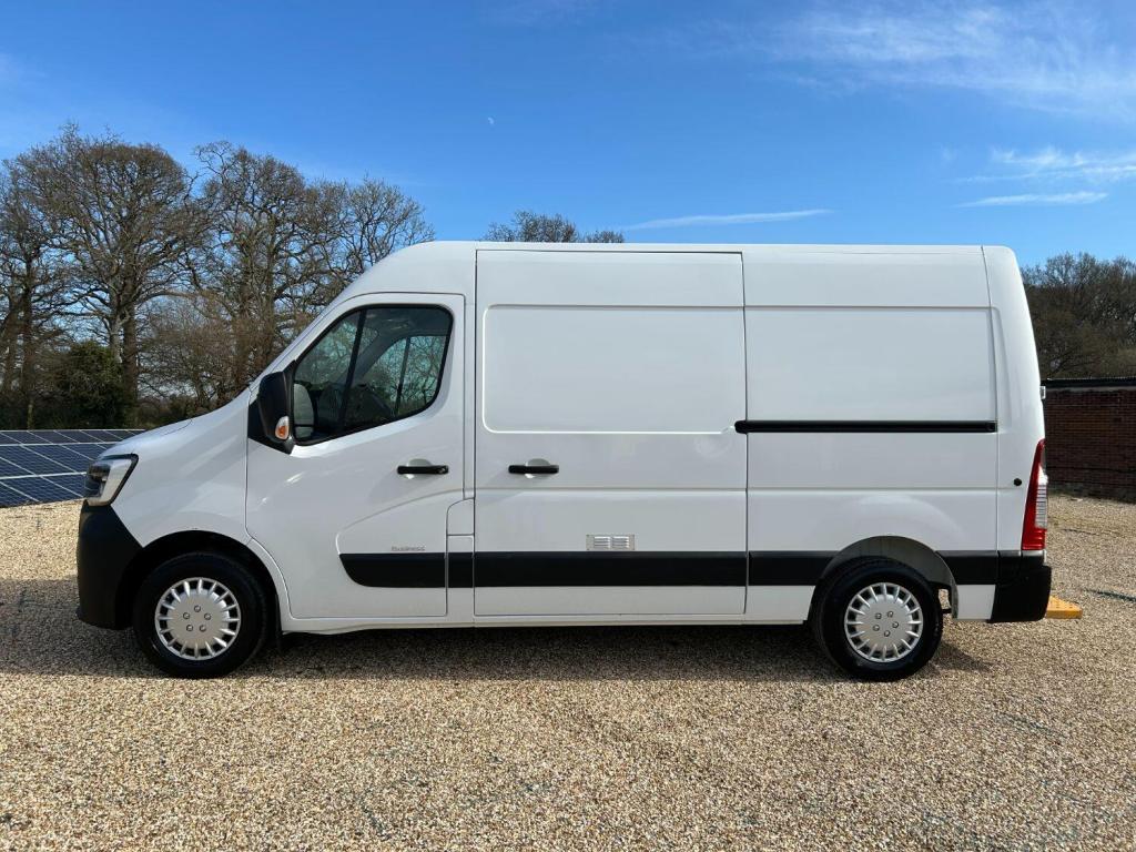 RENAULT MASTER 2.3 FWD MM35 dCi 135 Business MWB 2020