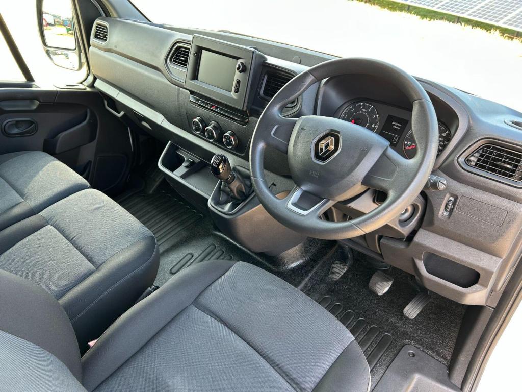 RENAULT MASTER 2.3 FWD MM35 dCi 135 Business MWB 2020