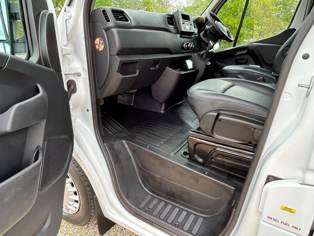 VAUXHALL MOVANO 2.3 CDTi 3500 WELFARE VAN L2H2 2020