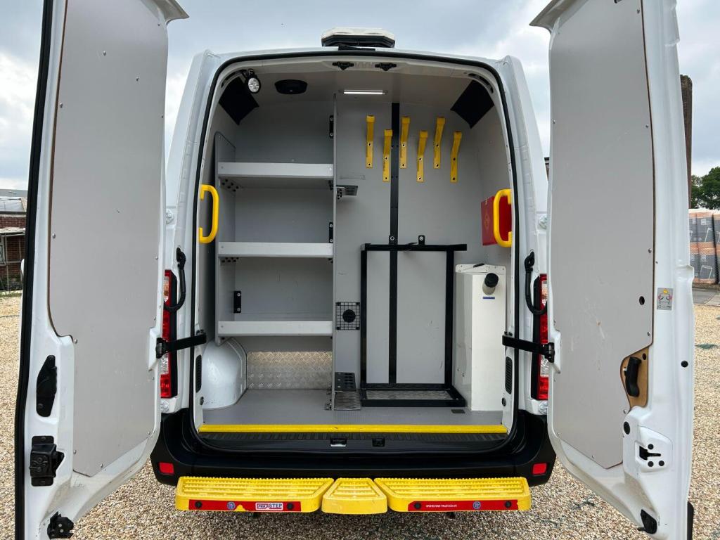 VAUXHALL MOVANO 2.3 CDTi 3500 WELFARE VAN L2H2 2020