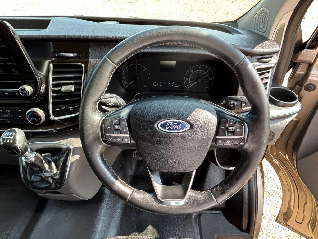 FORD TRANSIT CUSTOM 300 LIMITED 2.0 170 LWB  2018
