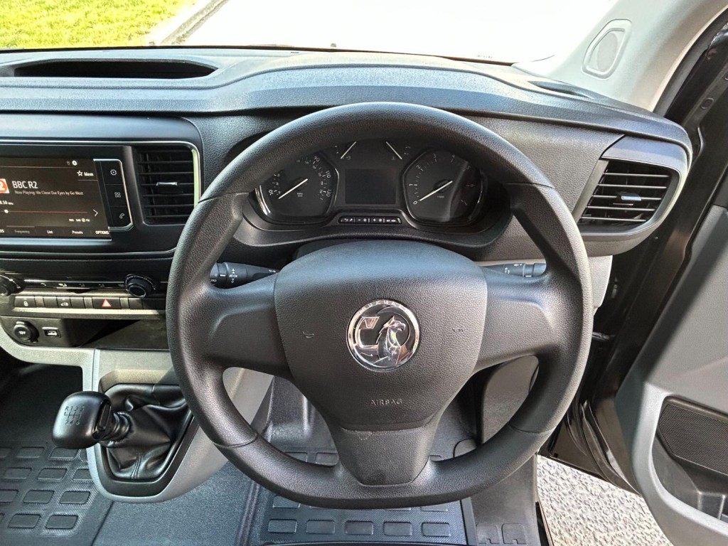 VAUXHALL VIVARO 3100 2.0 D 120 Sportive L2H1 2020