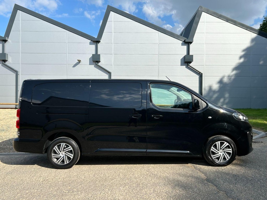 VAUXHALL VIVARO 3100 2.0 D 120 Sportive L2H1 2020