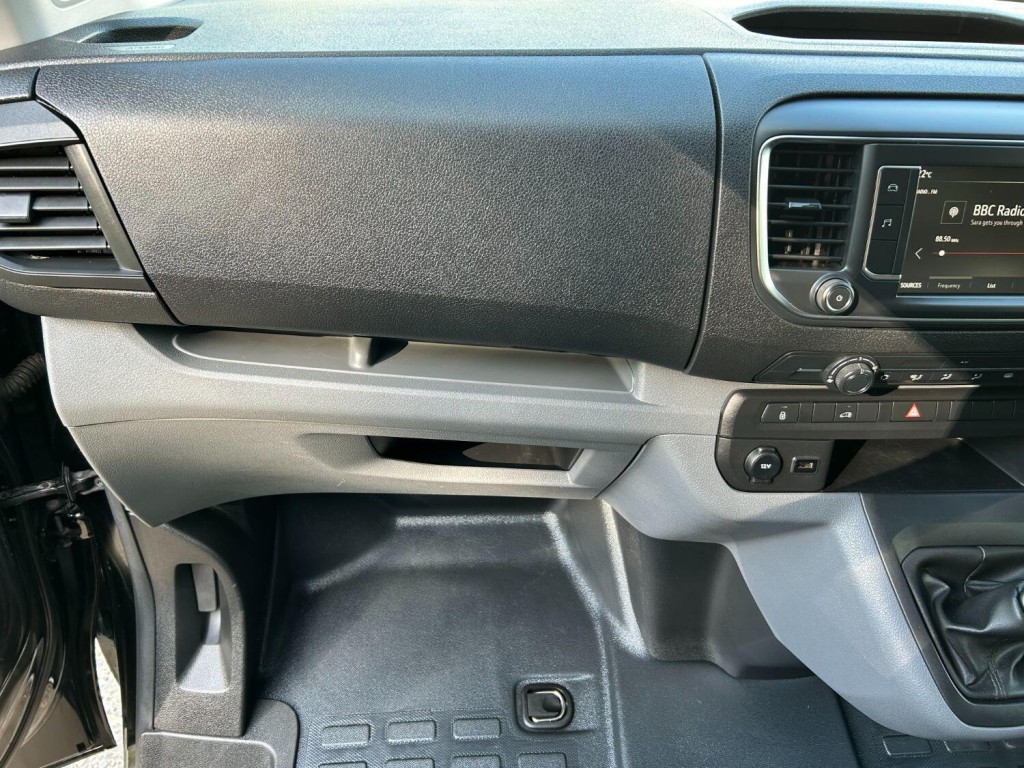 VAUXHALL VIVARO 3100 2.0 D 120 Sportive L2H1 2020