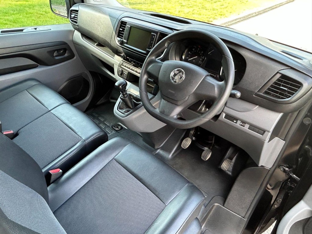 VAUXHALL VIVARO 3100 2.0 D 120 Sportive L2H1 2020