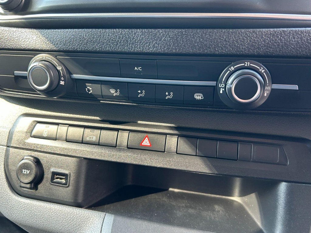 VAUXHALL VIVARO 3100 2.0 D 120 Sportive L2H1 2020