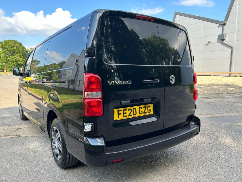 VAUXHALL VIVARO 3100 2.0 D 120 Sportive L2H1 2020