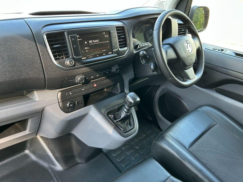 VAUXHALL VIVARO 3100 2.0 D 120 Sportive L2H1 2020