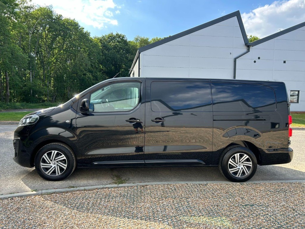 VAUXHALL VIVARO 3100 2.0 D 120 Sportive L2H1 2020