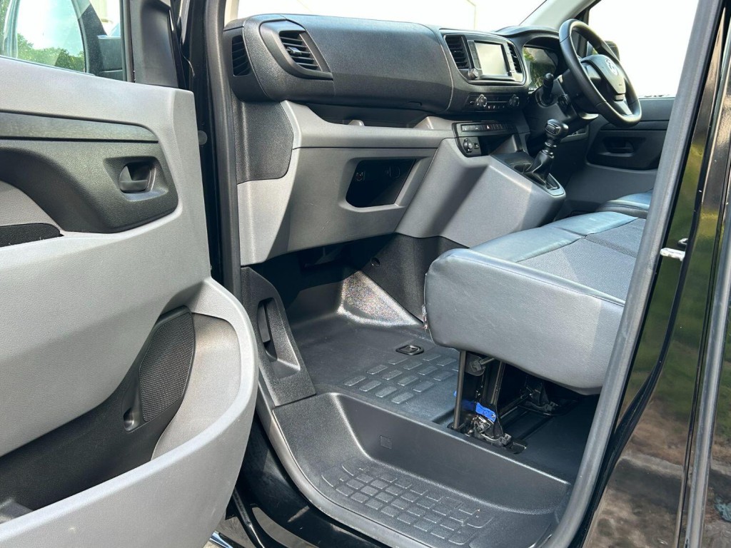 VAUXHALL VIVARO 3100 2.0 D 120 Sportive L2H1 2020