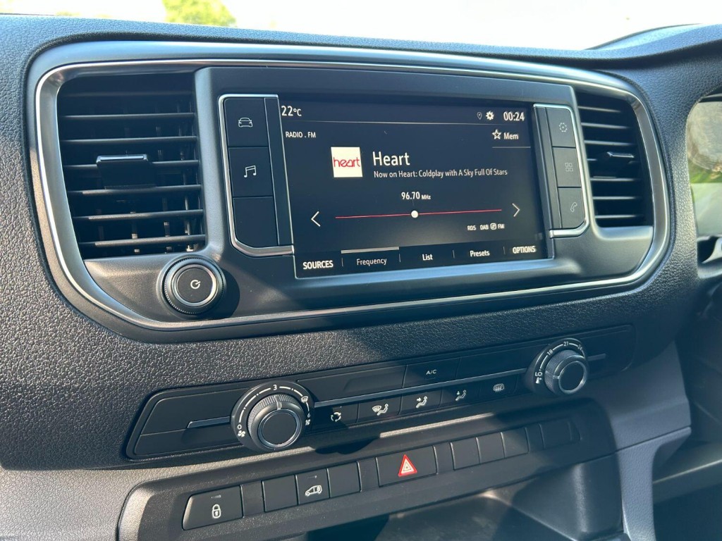 VAUXHALL VIVARO 3100 2.0 D 120 Sportive L2H1 2020