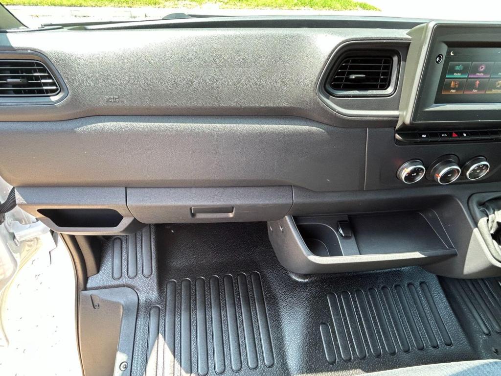 RENAULT MASTER 2.3 FWD MM35 dCi 135 Business  2021