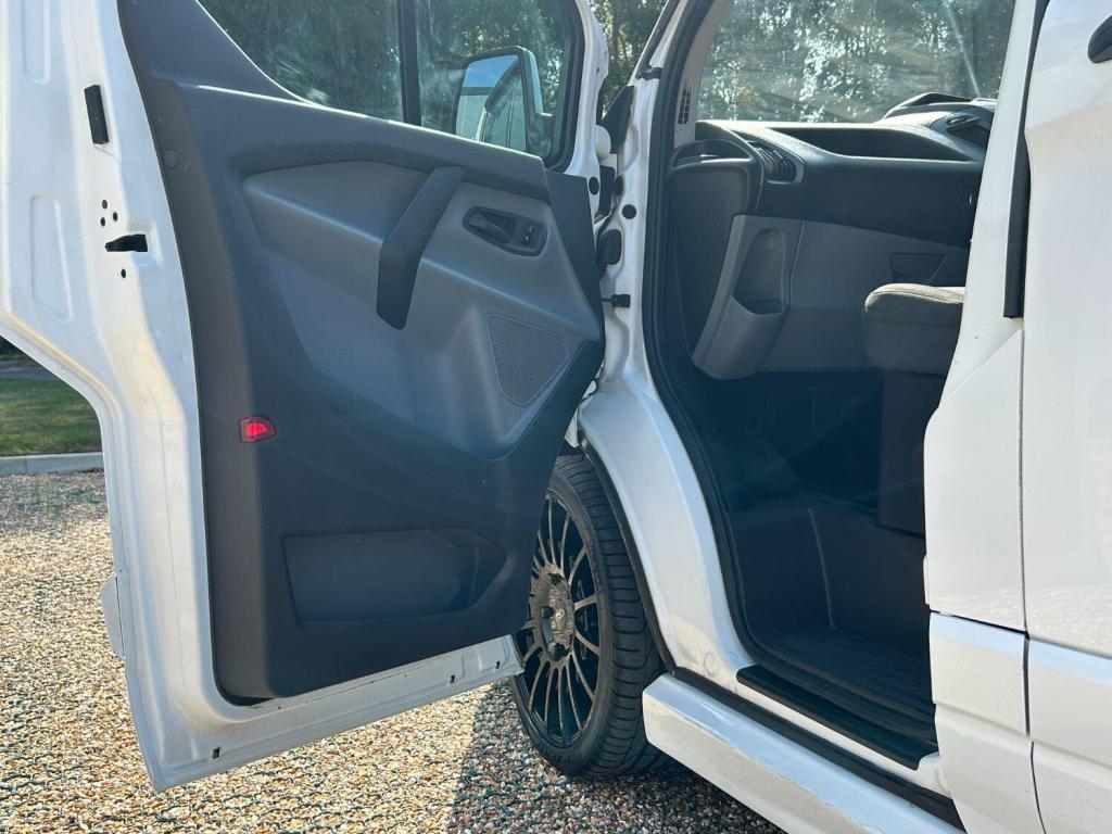 FORD TRANSIT CUSTOM 270 2.2 TDCI SWB  2015