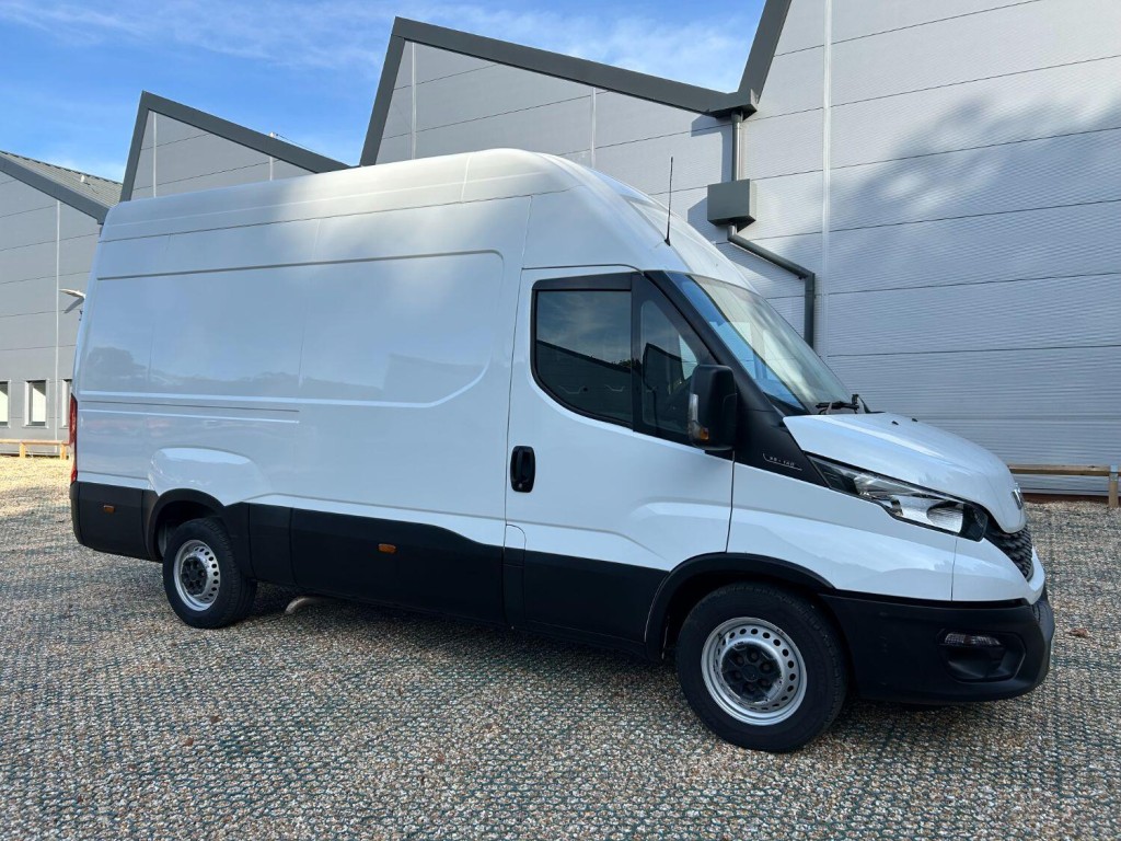 View IVECO DAILY 35S14 2.3 MWB (3520) HIGH ROOF 
