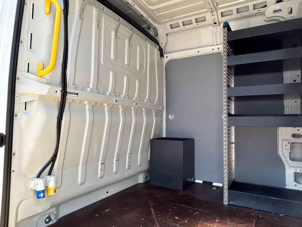 PEUGEOT BOXER 2.2 BlueHDi 335 Professional 2021