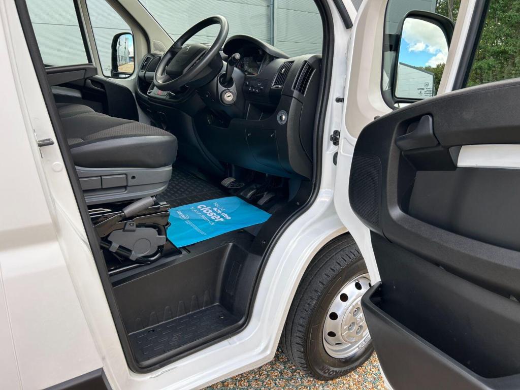 PEUGEOT BOXER 2.2 BlueHDi 335 Professional 2021