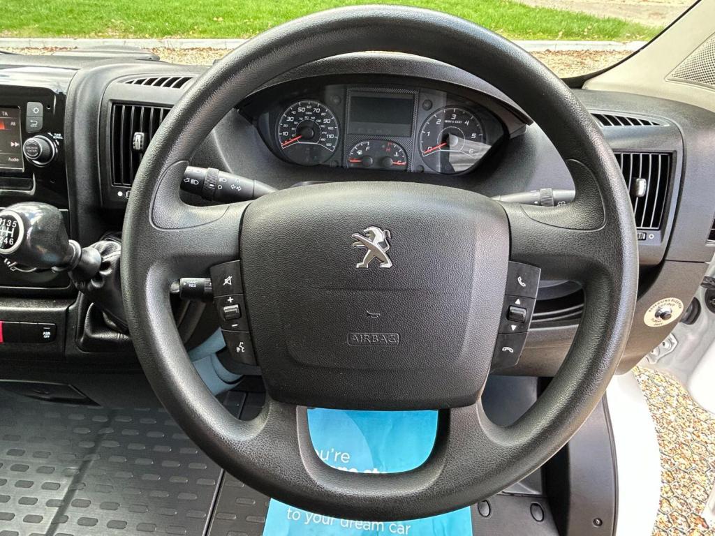 PEUGEOT BOXER 2.2 BlueHDi 335 Professional 2021