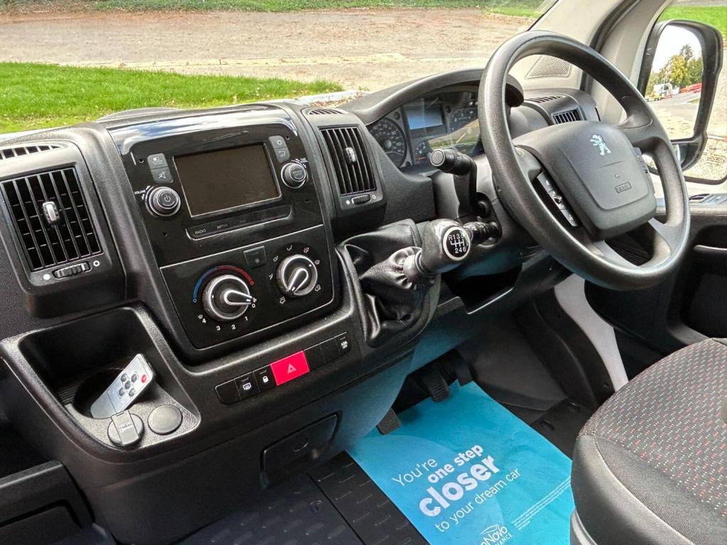 PEUGEOT BOXER 2.2 BlueHDi 335 Professional 2021