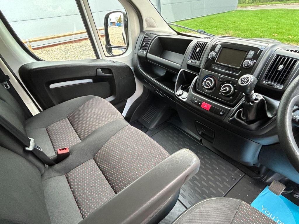 PEUGEOT BOXER 2.2 BlueHDi 335 Professional 2021