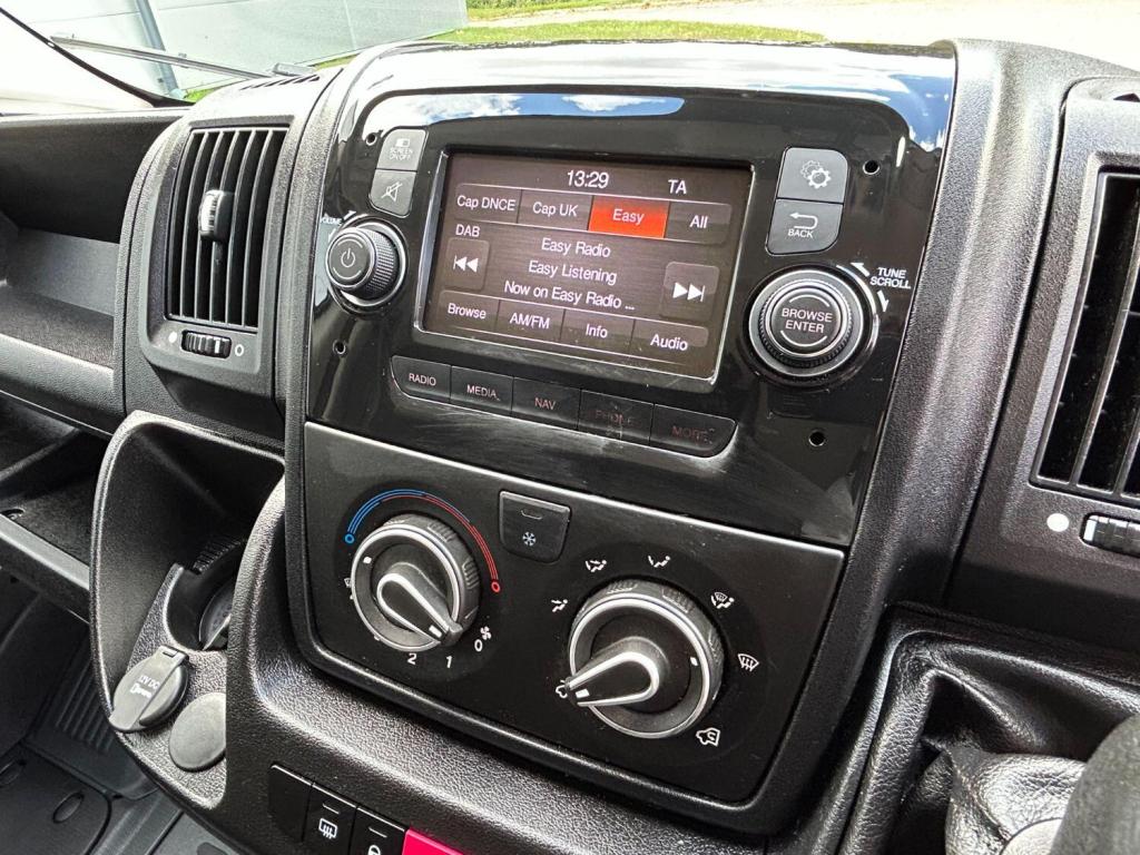 PEUGEOT BOXER 2.2 BlueHDi 335 Professional 2021