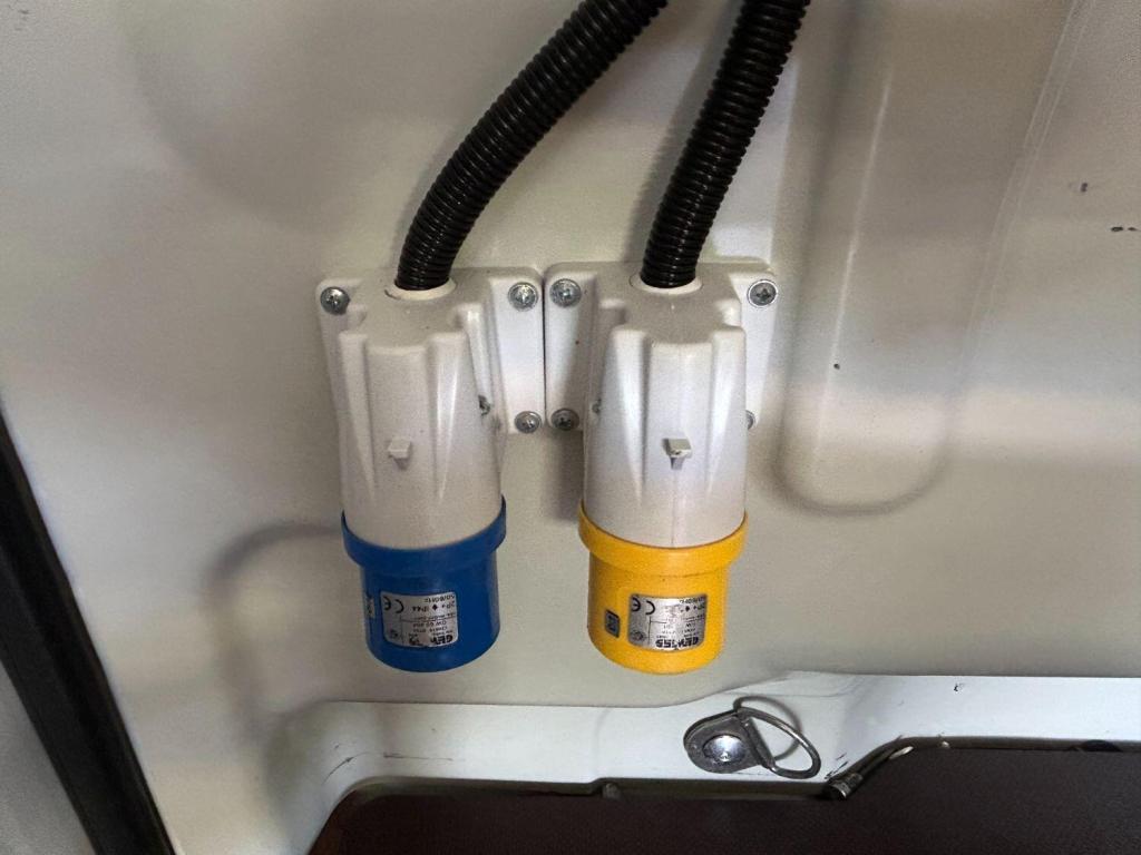 PEUGEOT BOXER 2.2 BlueHDi 335 Professional 2021