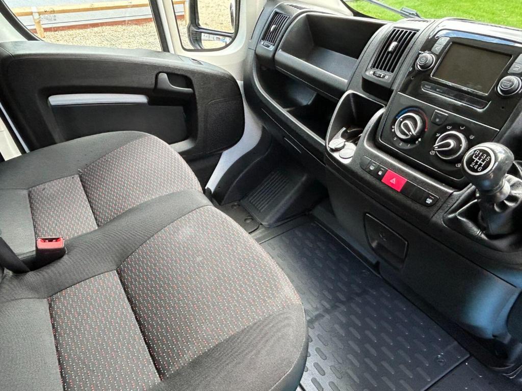 PEUGEOT BOXER 2.2 BlueHDi 335 Professional 2021