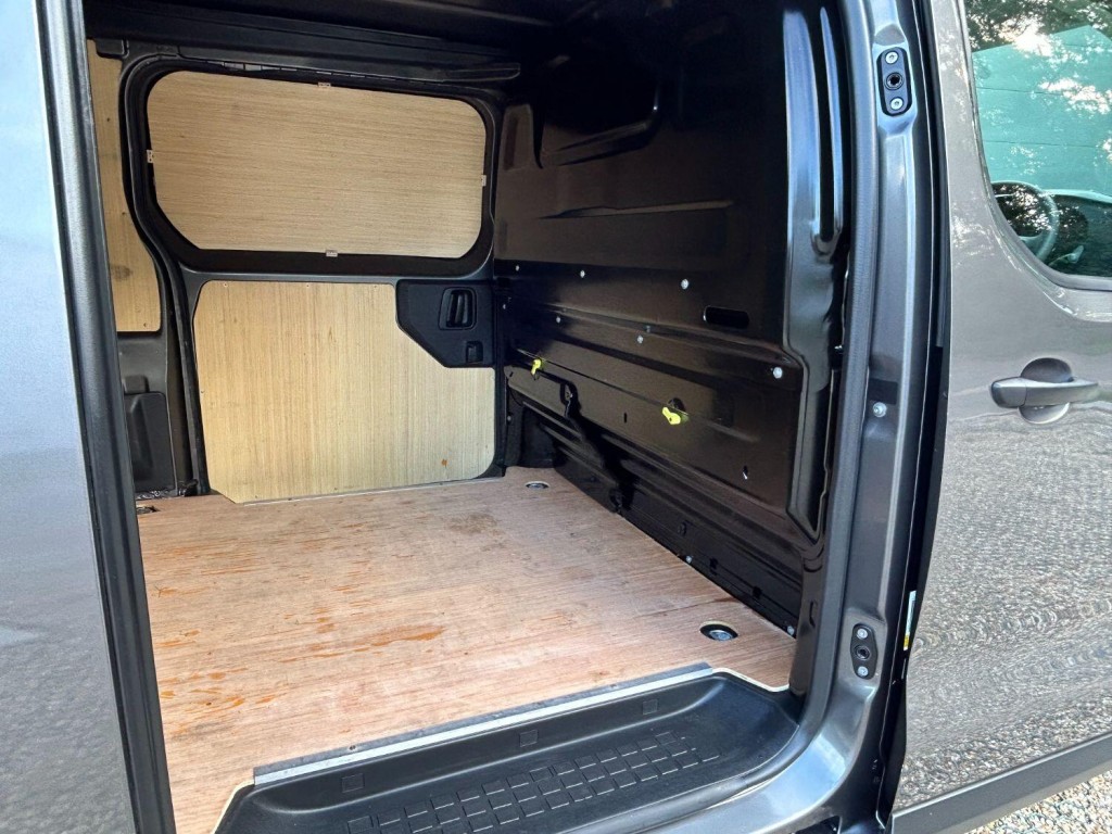 PEUGEOT EXPERT 2.0 BlueHDi 145 Professional Premium 2022