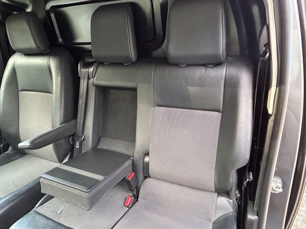 PEUGEOT EXPERT 2.0 BlueHDi 145 Professional Premium 2022