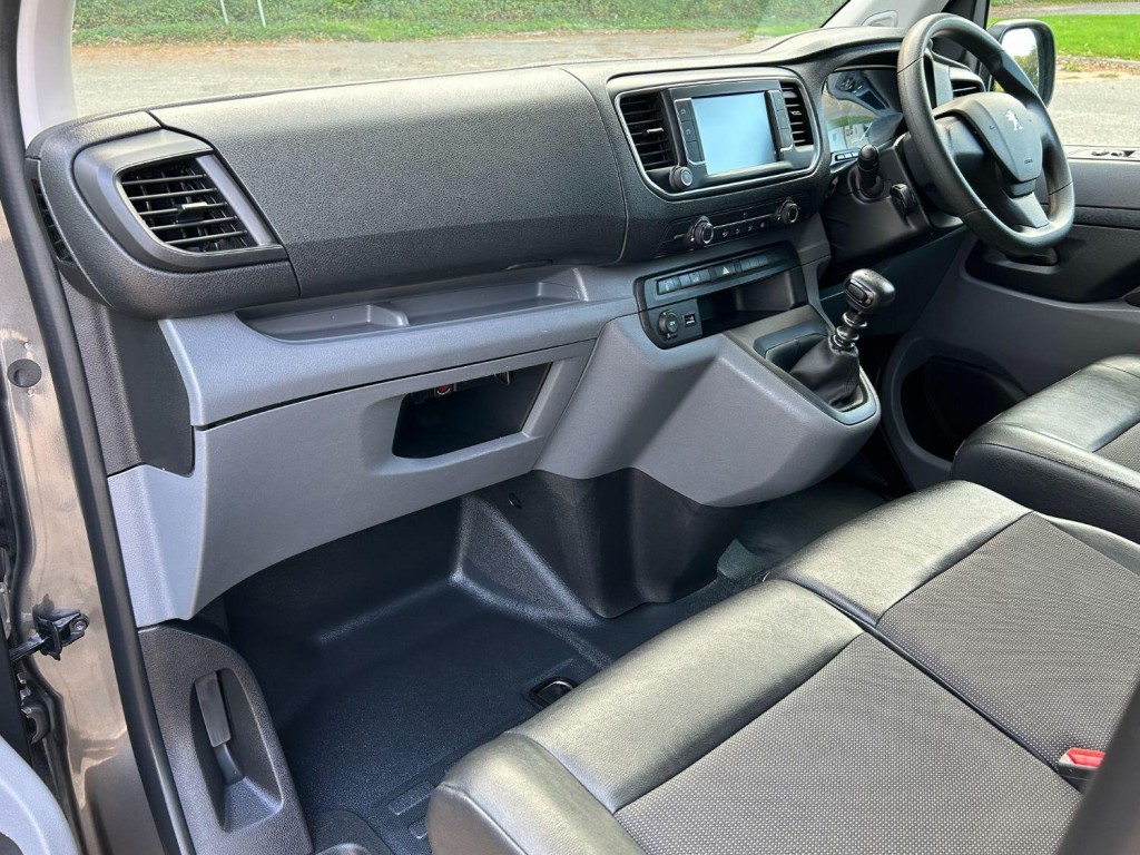 PEUGEOT EXPERT 2.0 BlueHDi 145 Professional Premium 2022