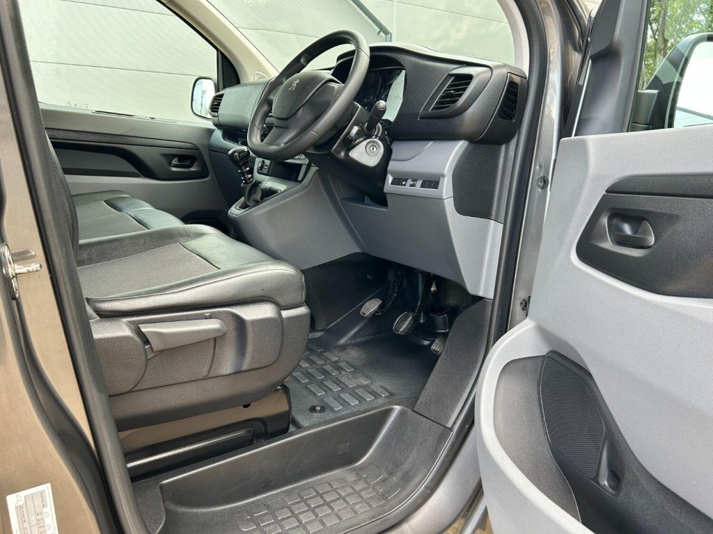 PEUGEOT EXPERT 2.0 BlueHDi 145 Professional Premium 2022