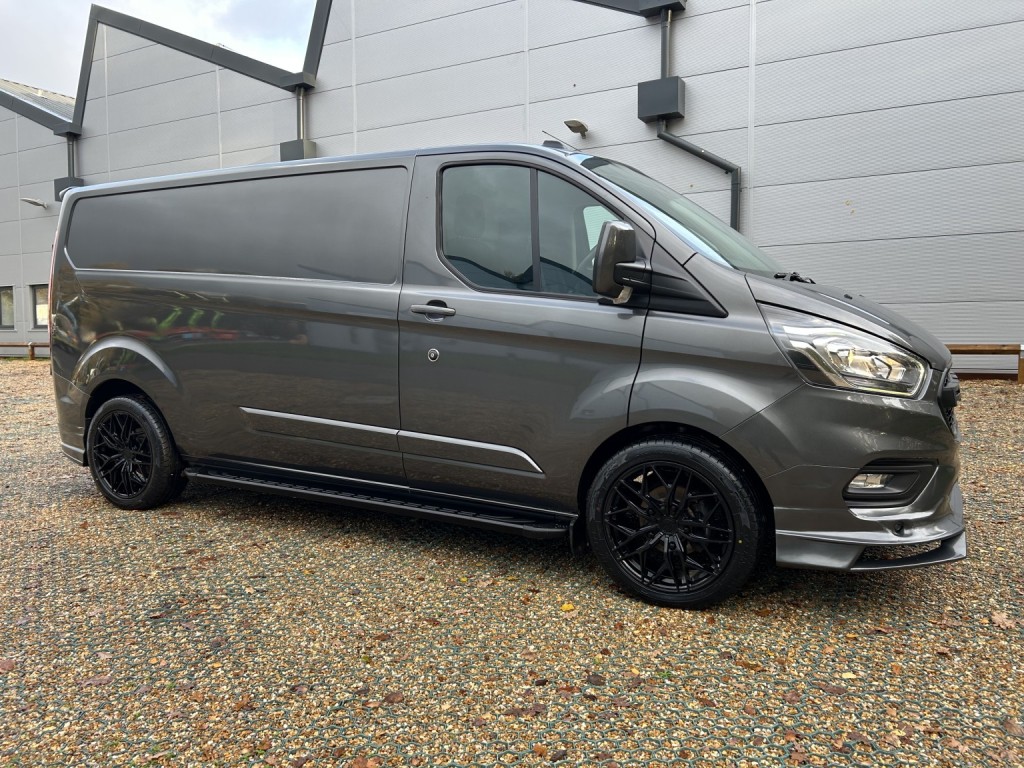 View FORD TRANSIT CUSTOM 300 Limited 2.0 130 LWB 