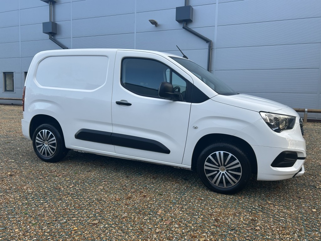 View VAUXHALL COMBO 1.5 Turbo D 2300 Sportive