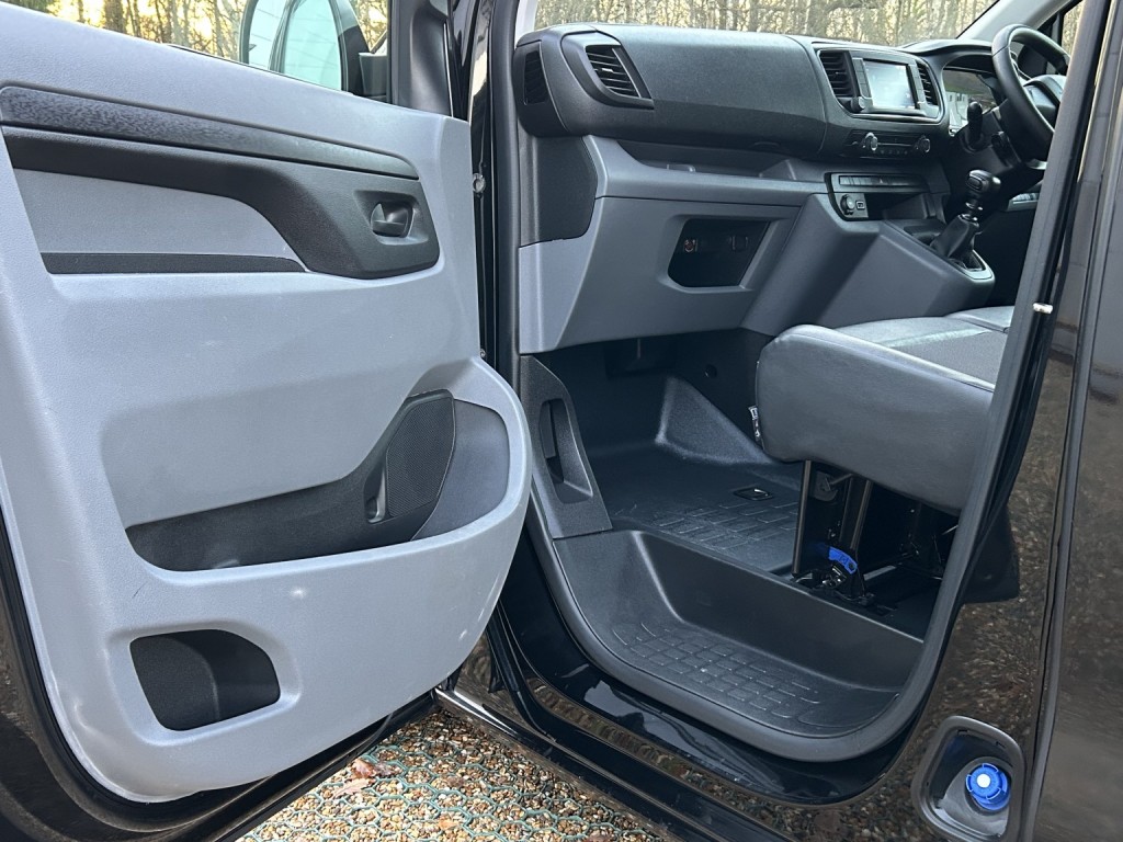 PEUGEOT EXPERT 2.0 BlueHDi 1400 Professional 2021